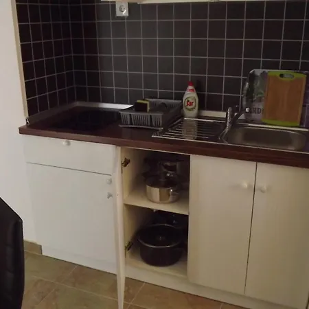 Holidays 5 Apartment Split
