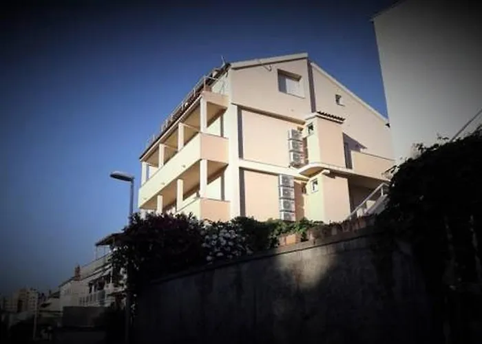 Holidays 5 * Split